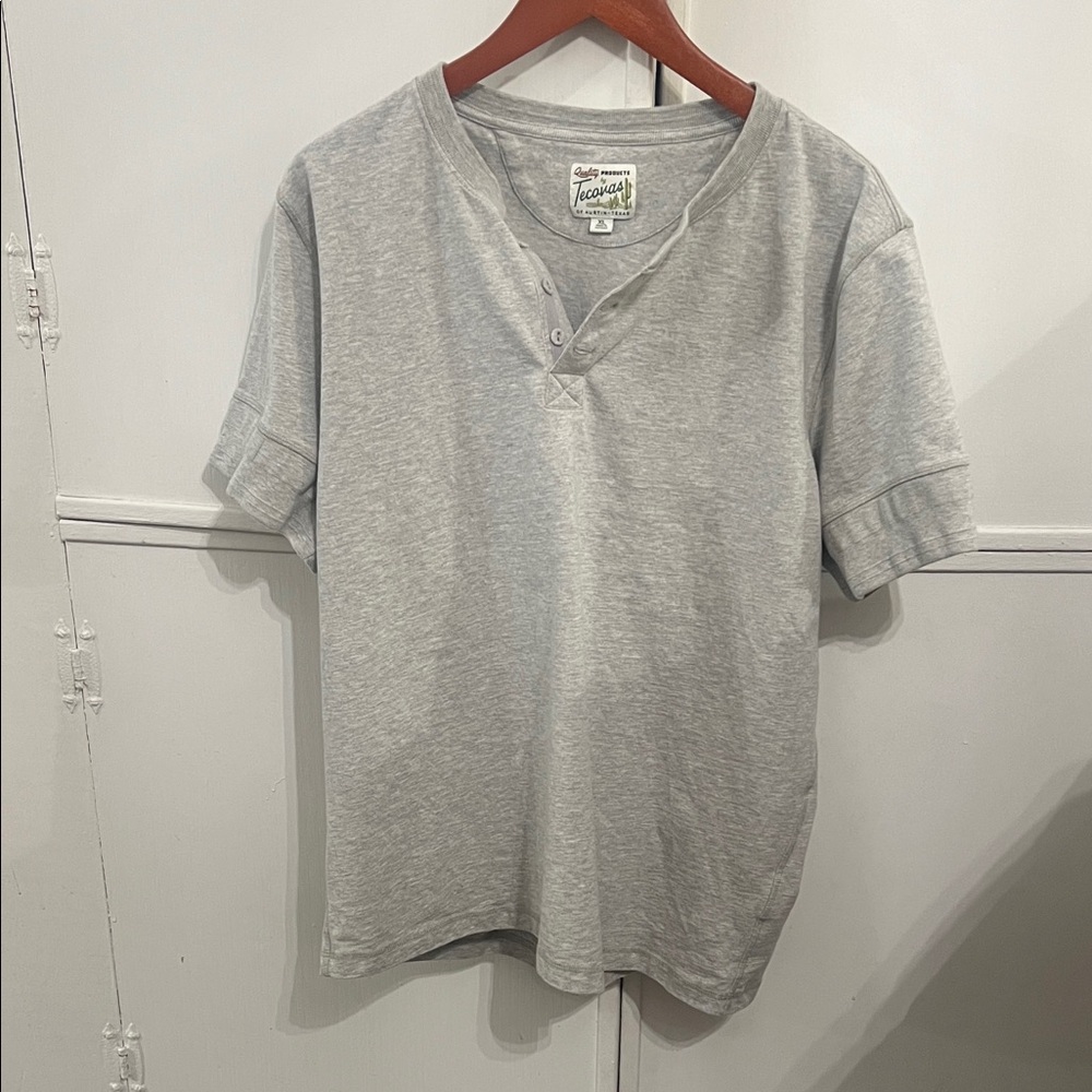 Tecovas Light Grey Short Sleeve Henley Tee